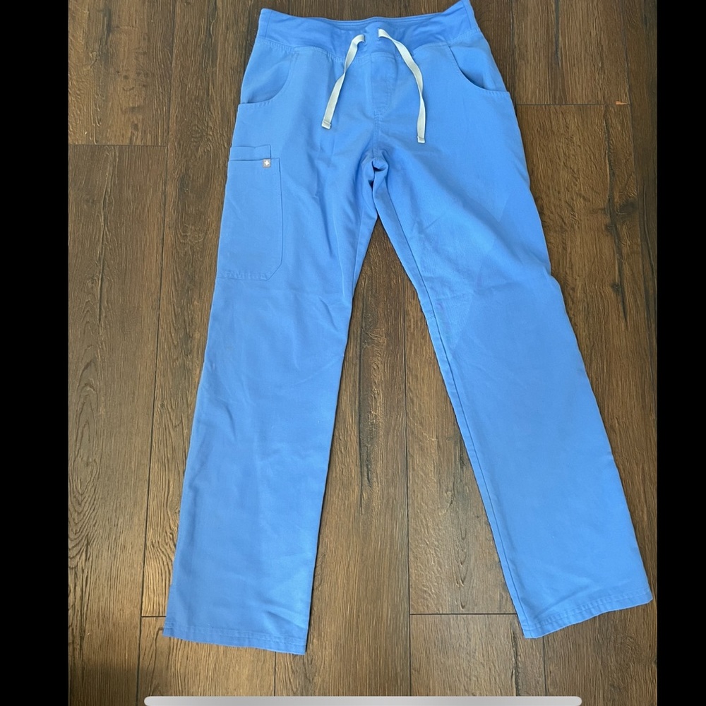 Women’s Figs scrub pants